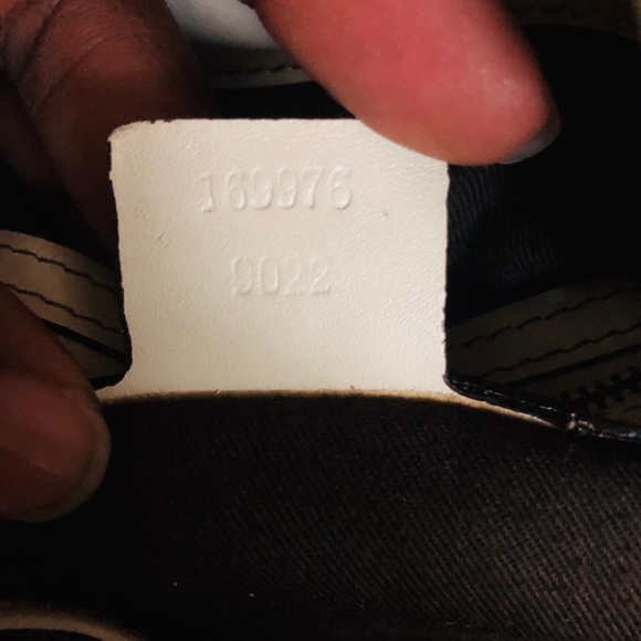 KWN Consignment: Vintage Gucci Hobo purse - Picture 8 of 8